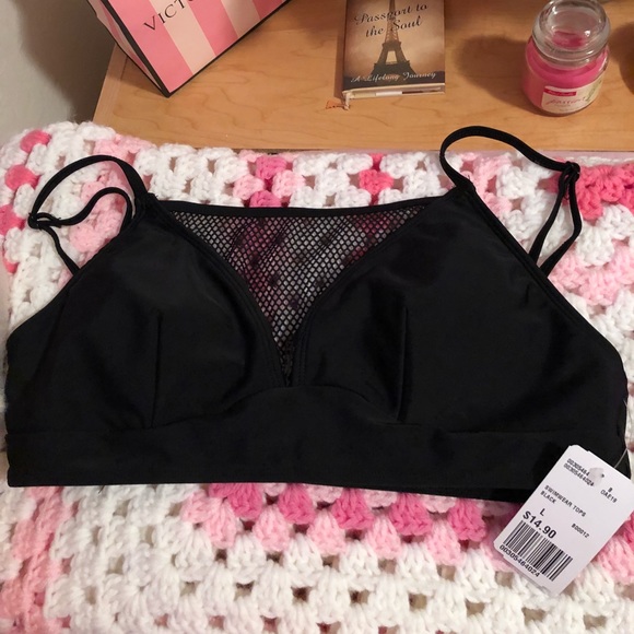 SLEEK BLACK SWIMSUIT TOP! BRAND NEW WITH TAGS! - Picture 1 of 2